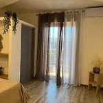 Sunday Estate Exclusive Affittacamere 3*