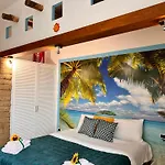 Sunday Estate Exclusive Affittacamere 3*