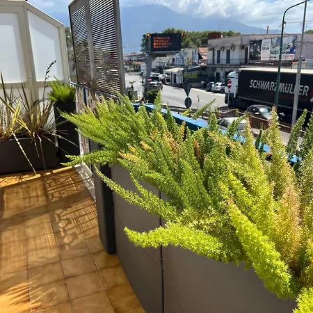 Sunday Estate Exclusive 폼페이