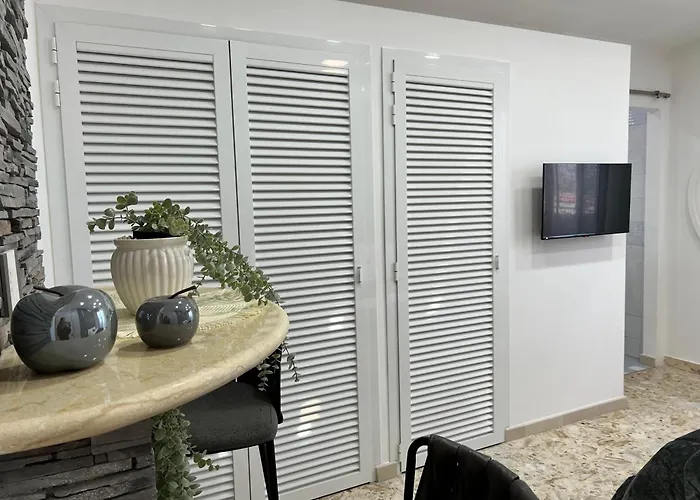 Sunday Estate Exclusive 招待所 4*