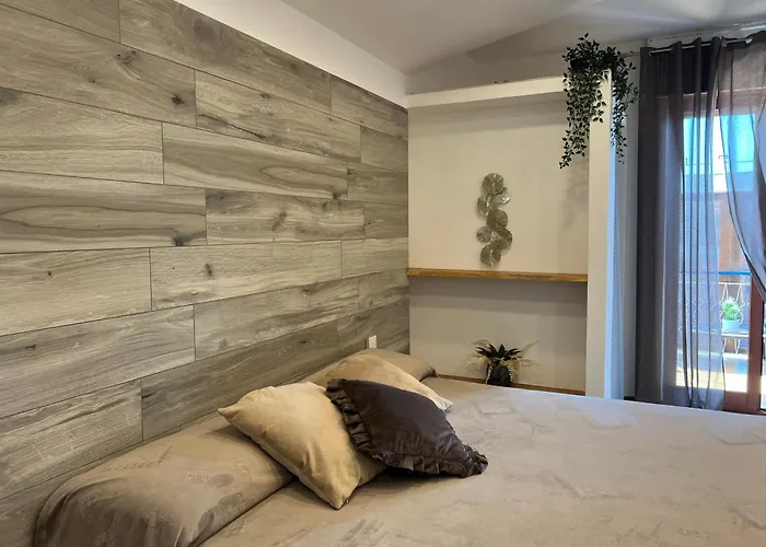 Sunday Estate Exclusive Affittacamere 4*