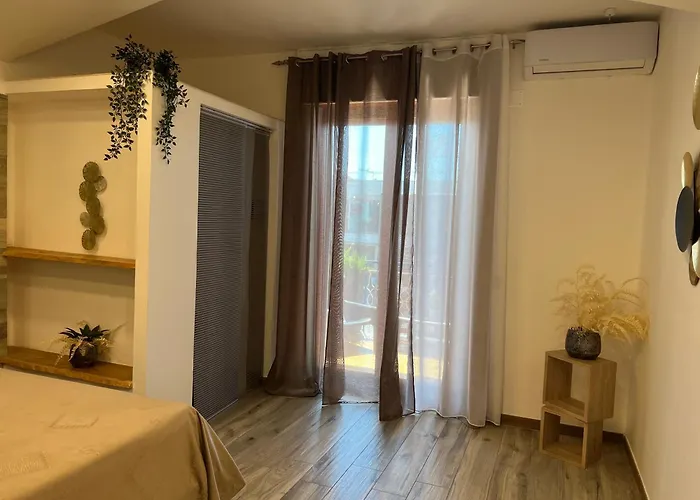 Sunday Estate Exclusive Affittacamere 4*