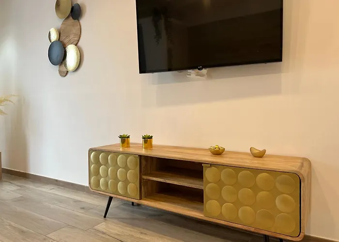 Sunday Estate Exclusive